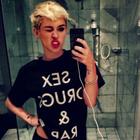 Miley Cyrus : miley-cyrus-1365995720.jpg
