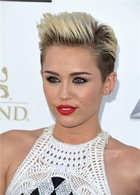 Miley Cyrus : miley-cyrus-1369282102.jpg