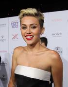 Miley Cyrus : miley-cyrus-1369282199.jpg