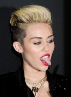 Miley Cyrus : miley-cyrus-1371228888.jpg