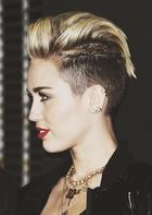 Miley Cyrus : miley-cyrus-1371565443.jpg