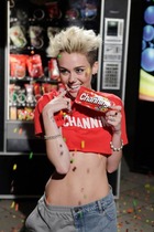 Miley Cyrus : miley-cyrus-1372010754.jpg