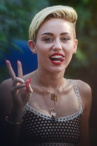 Miley Cyrus : miley-cyrus-1374088730.jpg