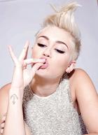 Miley Cyrus : miley-cyrus-1375460106.jpg