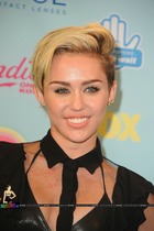 Miley Cyrus : miley-cyrus-1376323587.jpg