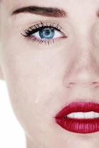 Miley Cyrus : miley-cyrus-1379112094.jpg