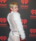 Miley Cyrus : miley-cyrus-1380123257.jpg