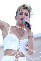 Miley Cyrus : miley-cyrus-1380738840.jpg