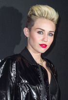 Miley Cyrus : miley-cyrus-1383933060.jpg