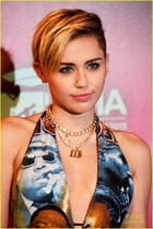 Miley Cyrus : miley-cyrus-1384196511.jpg