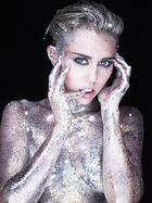 Miley Cyrus : miley-cyrus-1384376078.jpg