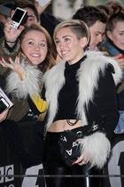 Miley Cyrus : miley-cyrus-1384376185.jpg