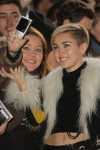 Miley Cyrus : miley-cyrus-1384548649.jpg