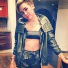 Miley Cyrus : miley-cyrus-1385482655.jpg