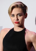Miley Cyrus : miley-cyrus-1387070911.jpg