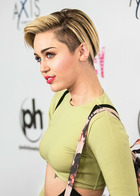 Miley Cyrus : miley-cyrus-1390755146.jpg