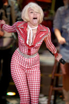 Miley Cyrus : miley-cyrus-1391526563.jpg