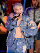 Miley Cyrus : miley-cyrus-1391526578.jpg