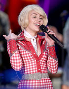 Miley Cyrus : miley-cyrus-1391526597.jpg