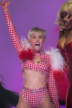 Miley Cyrus : miley-cyrus-1393503080.jpg