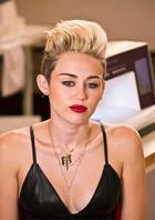 Miley Cyrus : miley-cyrus-1394133484.jpg
