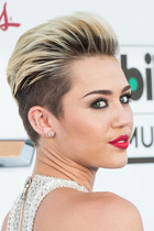 Miley Cyrus : miley-cyrus-1400687641.jpg
