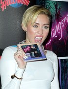 Miley Cyrus : miley-cyrus-1402178775.jpg