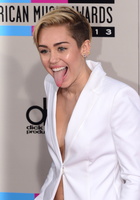 Miley Cyrus : miley-cyrus-1407025843.jpg
