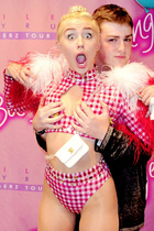 Miley Cyrus : miley-cyrus-1407445387.jpg