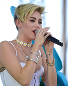 Miley Cyrus : miley-cyrus-1407935091.jpg