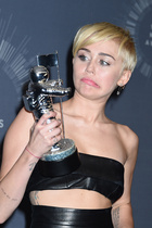 Miley Cyrus : miley-cyrus-1409240198.jpg