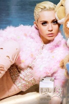 Miley Cyrus : miley-cyrus-1412003444.jpg