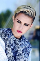 Miley Cyrus : miley-cyrus-1414430001.jpg