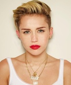 Miley Cyrus : miley-cyrus-1415299976.jpg