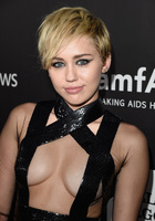 Miley Cyrus : miley-cyrus-1415300004.jpg