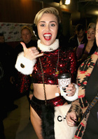 Miley Cyrus : miley-cyrus-1419785156.jpg