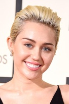 Miley Cyrus : miley-cyrus-1423709101.jpg