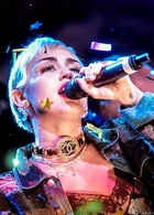 Miley Cyrus : miley-cyrus-1427133781.jpg