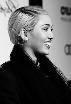 Miley Cyrus : miley-cyrus-1453031244.jpg