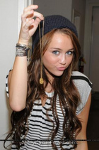 Miley Cyrus : miley_cyrus_1219763801.jpg
