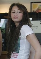 Miley Cyrus : miley_cyrus_1223223473.jpg