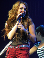 Miley Cyrus : miley_cyrus_1256456994.jpg