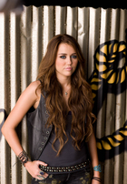 Miley Cyrus : miley_cyrus_1262888340.jpg