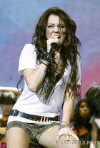 Miley Cyrus : miley_cyrus_1267499190.jpg