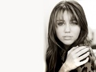 Miley Cyrus : miley_cyrus_1268411845.jpg