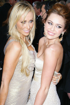 Miley Cyrus : miley_cyrus_1273900632.jpg