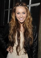 Miley Cyrus : miley_cyrus_1274301449.jpg