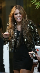 Miley Cyrus : miley_cyrus_1275745586.jpg