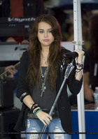 Miley Cyrus : miley_cyrus_1276212063.jpg