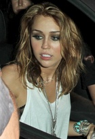 Miley Cyrus : miley_cyrus_1277269646.jpg